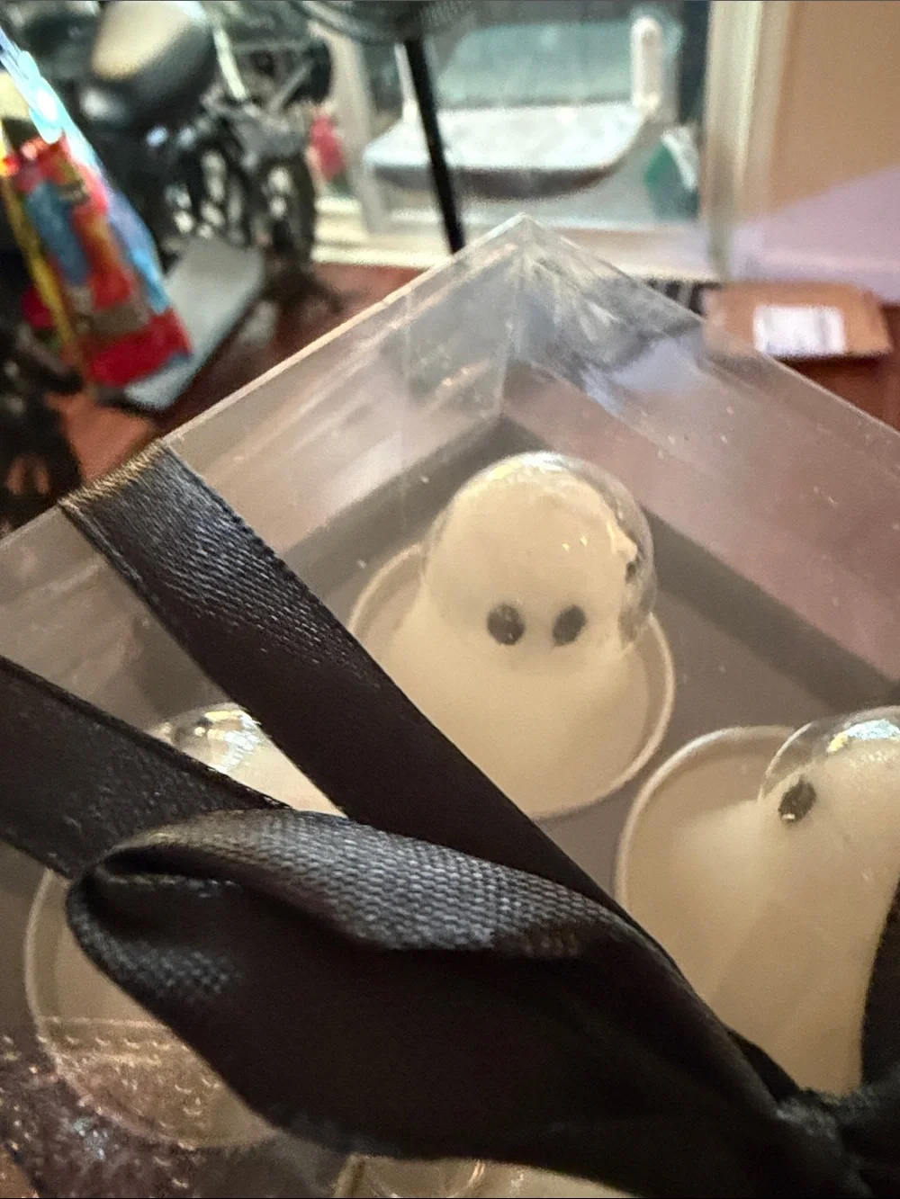 Bella Luxx Ghost Tea Light Candle Gift Set with Black Ribbon